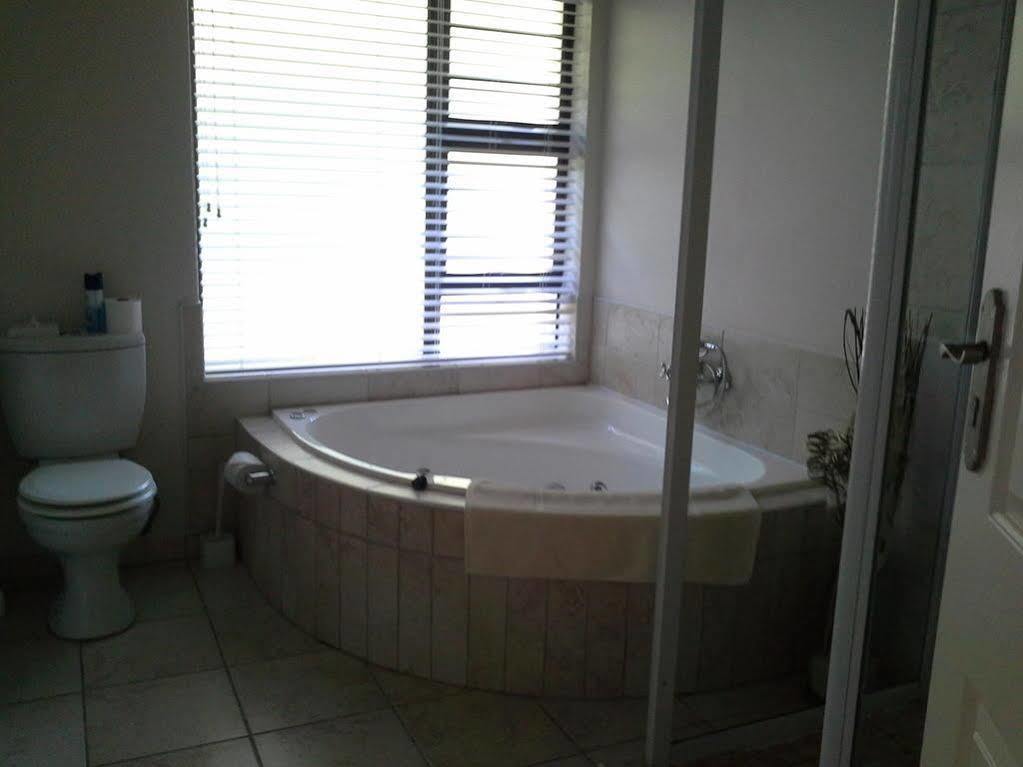 Sheilan House Hotel Port Alfred Bagian luar foto